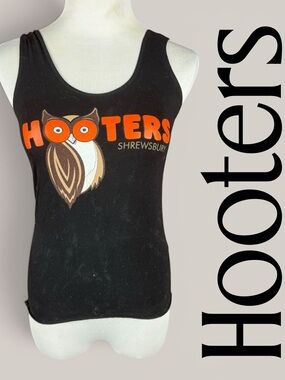 S Hooters tank top